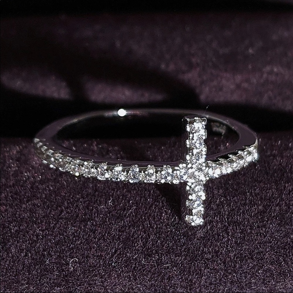 New Women’s 925 Silver Cross Diamond Ring